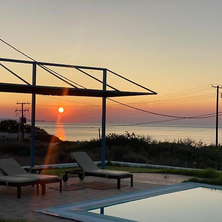 Cristelia Seafront & Pool Villa Лакания Экстерьер фото
