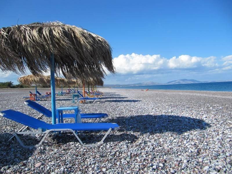 Cristelia Seafront & Pool Villa Лакания Экстерьер фото
