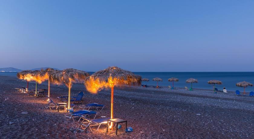 Cristelia Seafront & Pool Villa Лакания Экстерьер фото