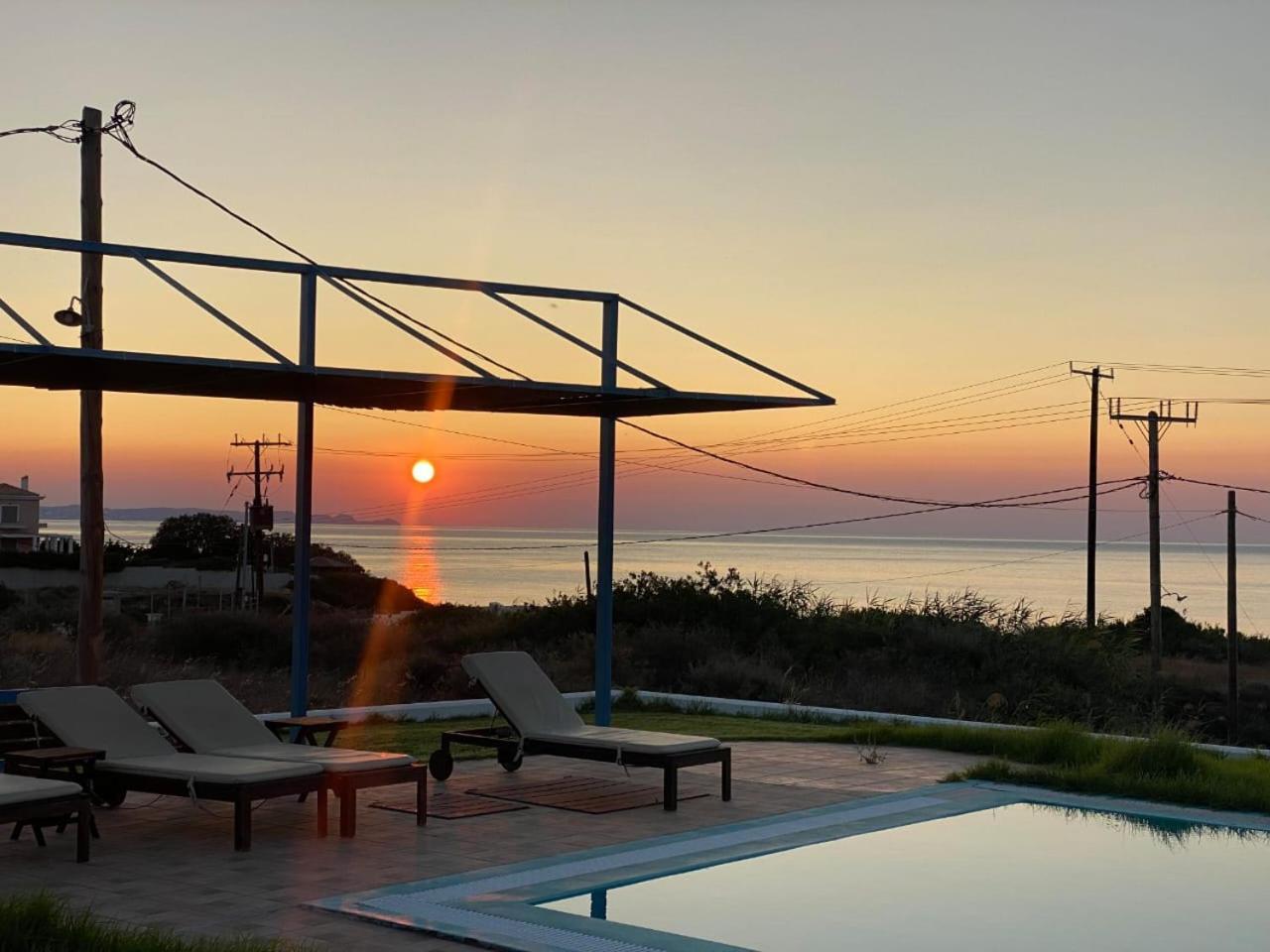 Cristelia Seafront & Pool Villa Лакания Экстерьер фото