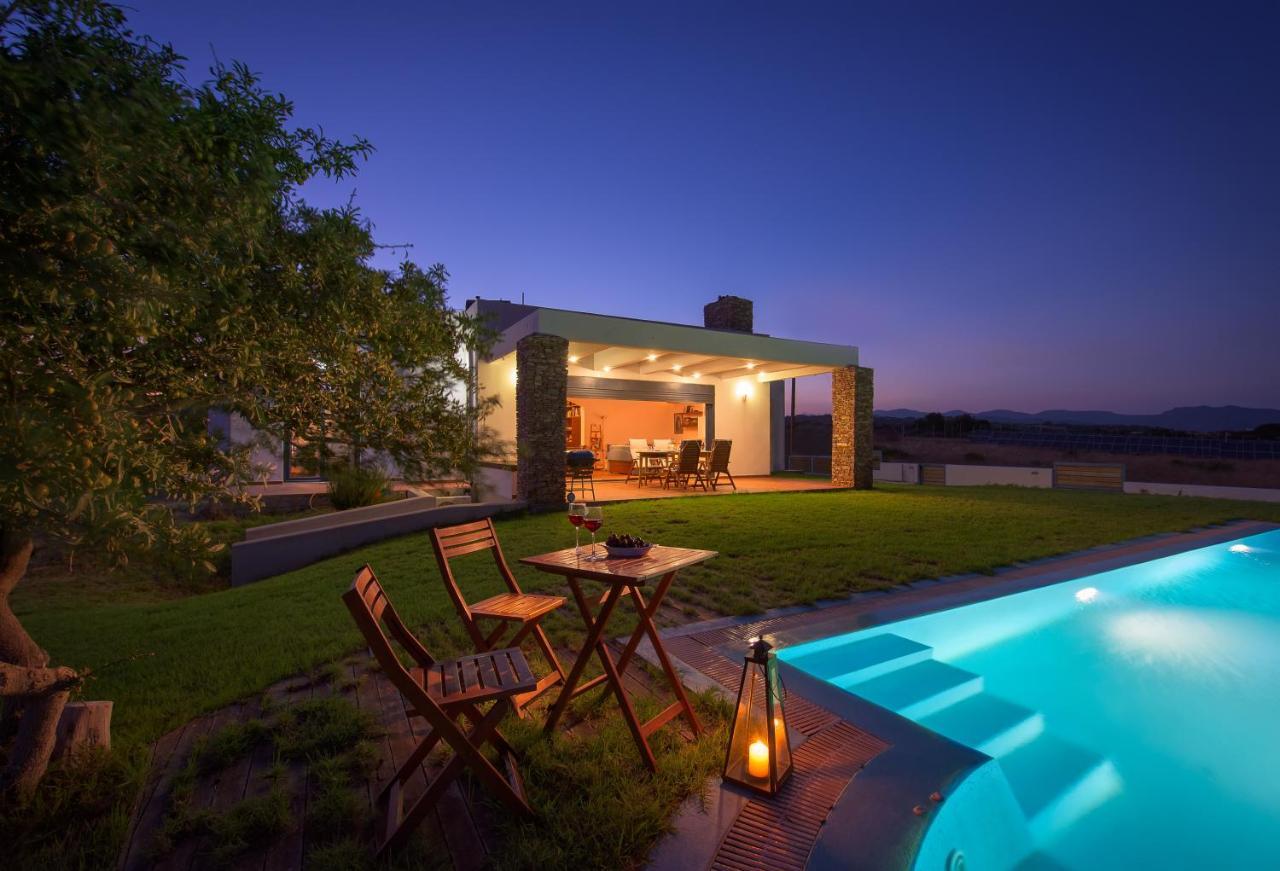 Cristelia Seafront & Pool Villa Лакания Экстерьер фото