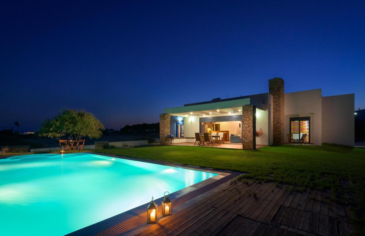 Cristelia Seafront & Pool Villa Лакания Экстерьер фото